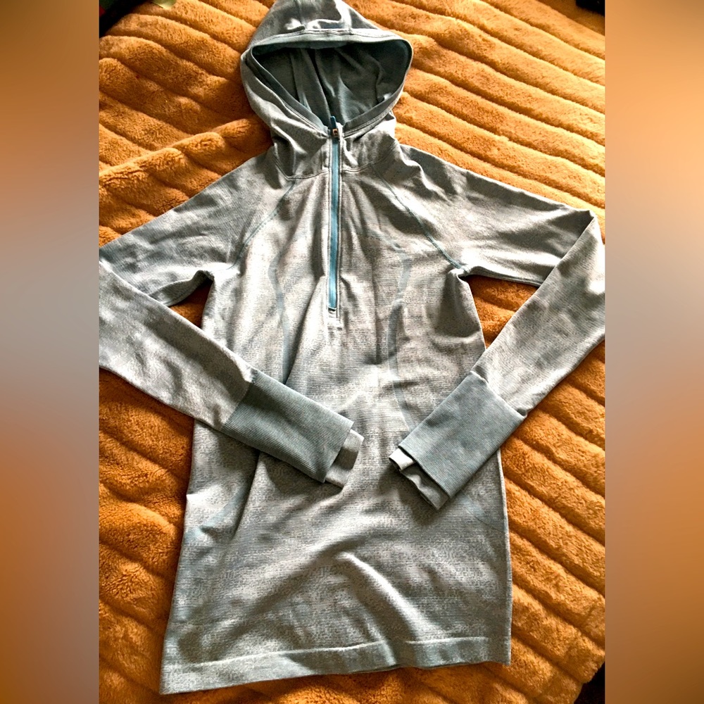 Lululemon pull over